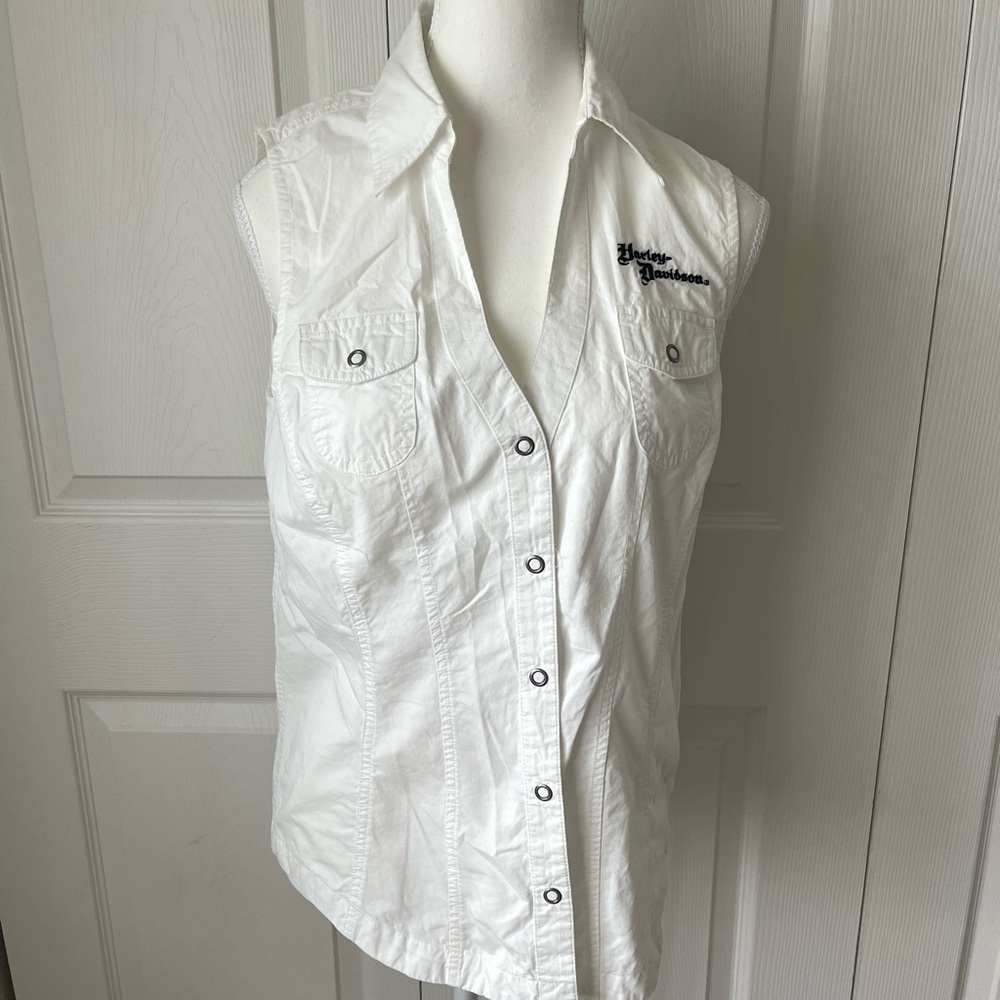 Harley-Davidson White Sleeveless Notched Collar Top